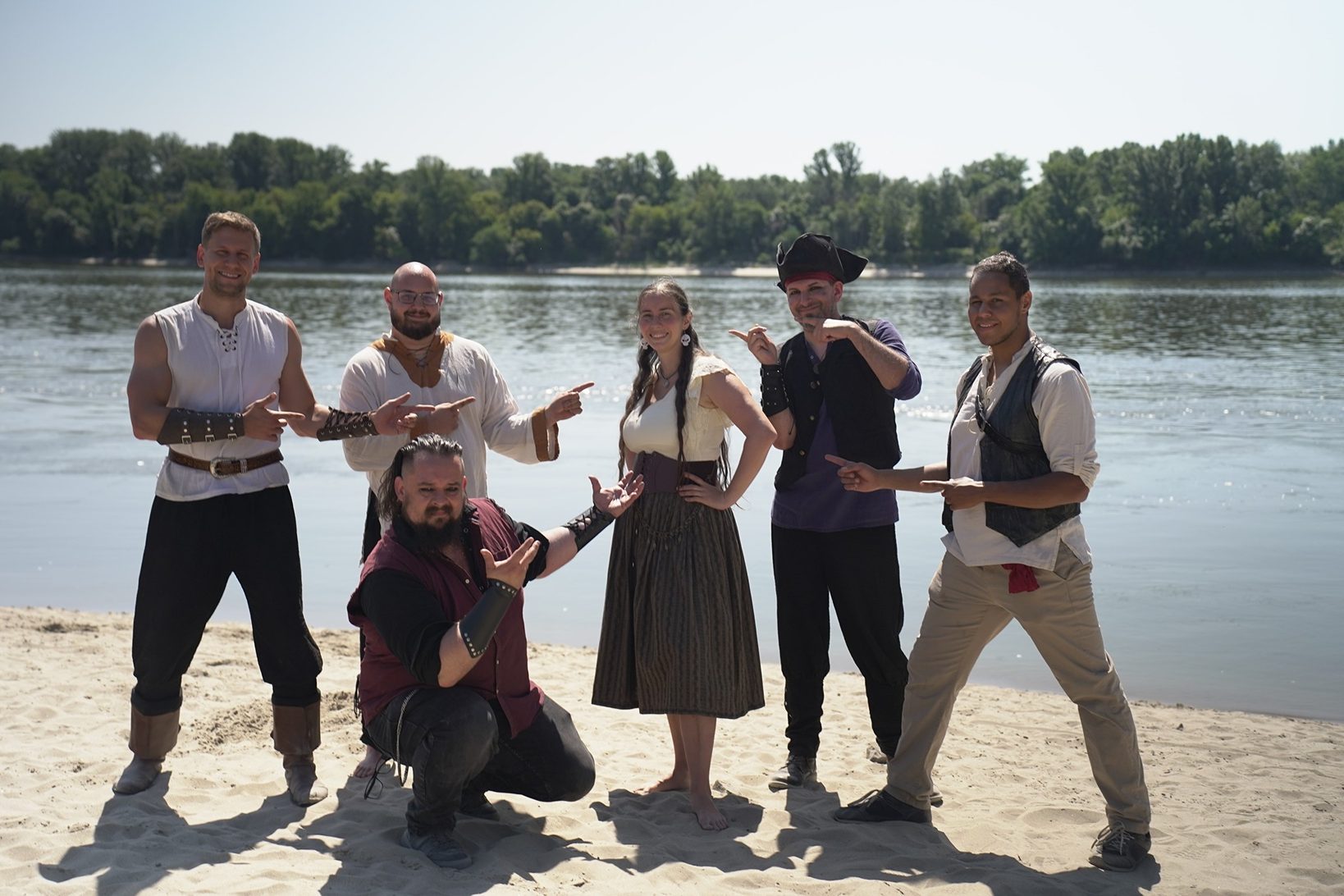 Rumproof - 'Rumparty' címmel egy klipes új dallal tért vissza a pécsi folk/kalóz metal zenekar!